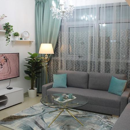 Newly Furnished One Bedroom Apartment Next To Metro & Beach In Marina Residence Dubai Eksteriør billede