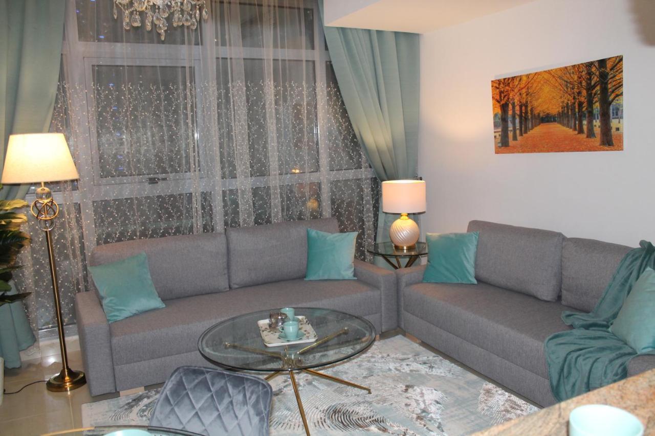 Newly Furnished One Bedroom Apartment Next To Metro & Beach In Marina Residence Dubai Eksteriør billede