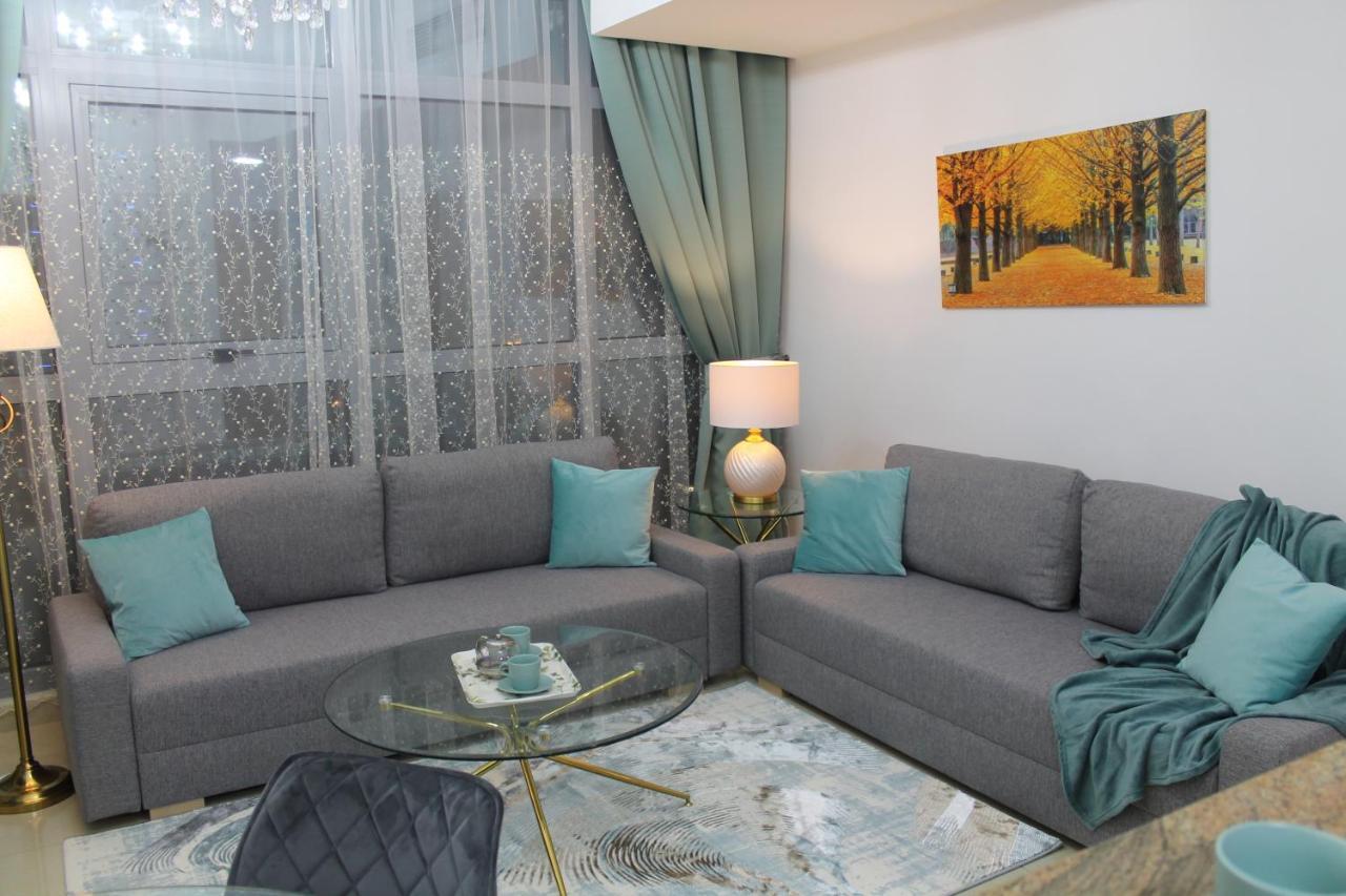 Newly Furnished One Bedroom Apartment Next To Metro & Beach In Marina Residence Dubai Eksteriør billede