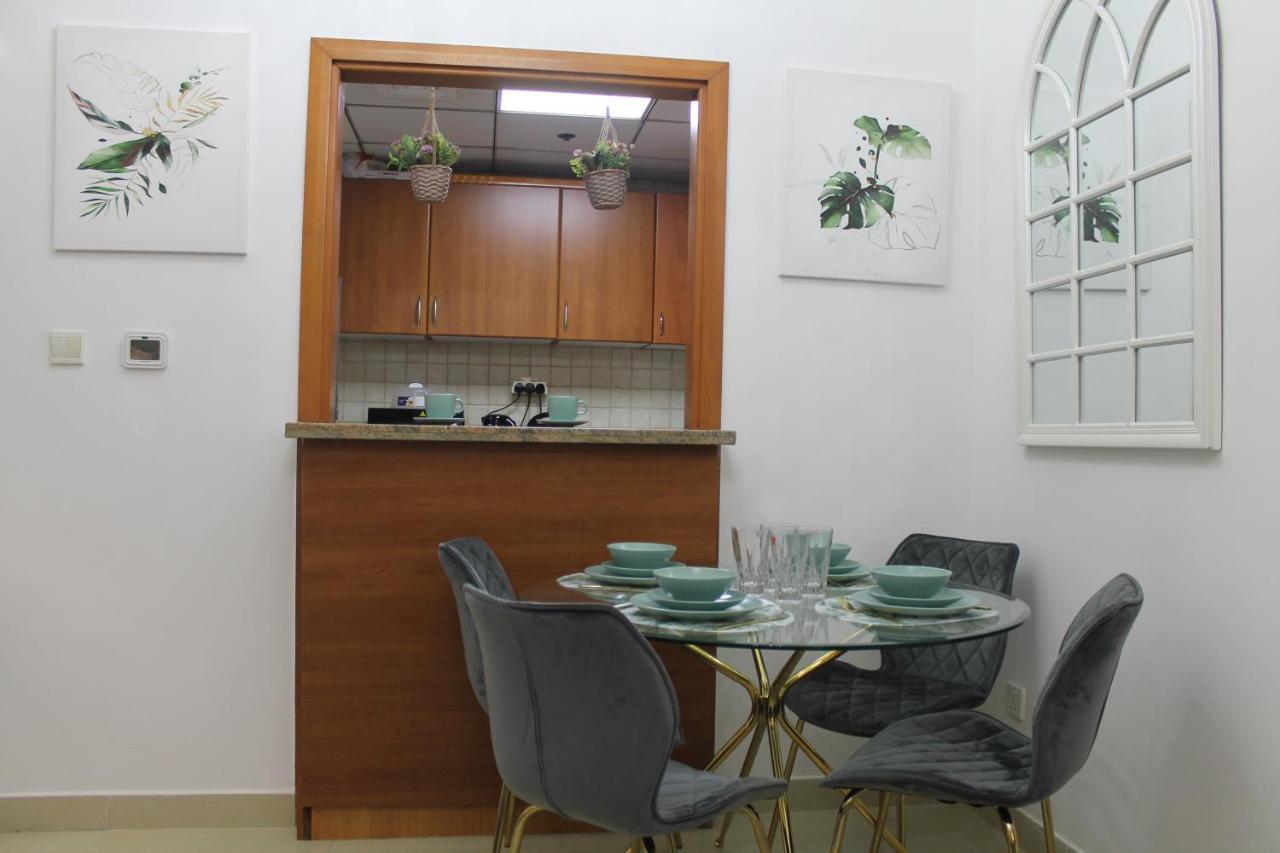 Newly Furnished One Bedroom Apartment Next To Metro & Beach In Marina Residence Dubai Eksteriør billede