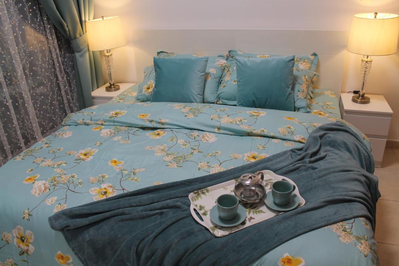 Newly Furnished One Bedroom Apartment Next To Metro & Beach In Marina Residence Dubai Eksteriør billede