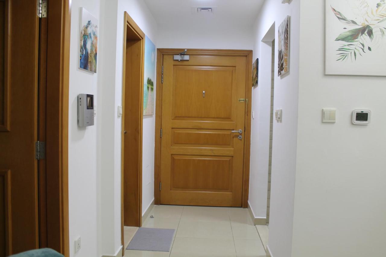 Newly Furnished One Bedroom Apartment Next To Metro & Beach In Marina Residence Dubai Eksteriør billede