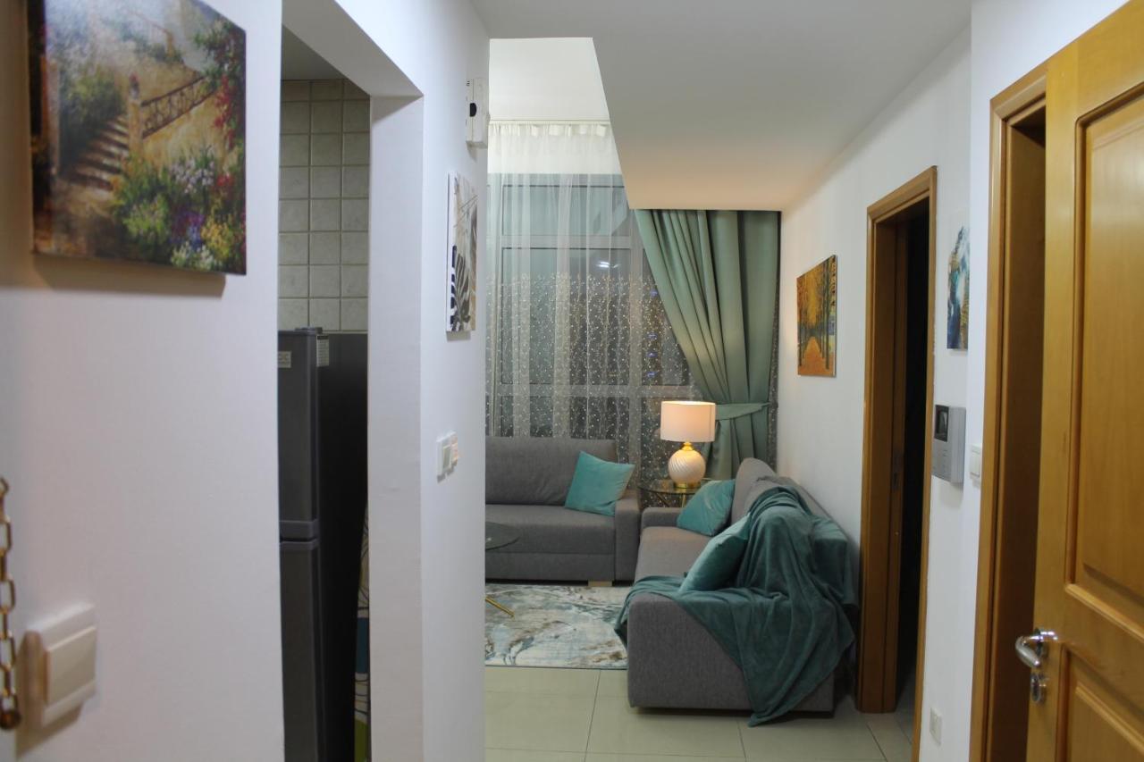 Newly Furnished One Bedroom Apartment Next To Metro & Beach In Marina Residence Dubai Eksteriør billede