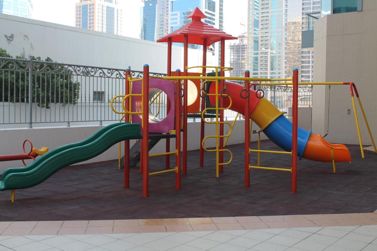 Newly Furnished One Bedroom Apartment Next To Metro & Beach In Marina Residence Dubai Eksteriør billede