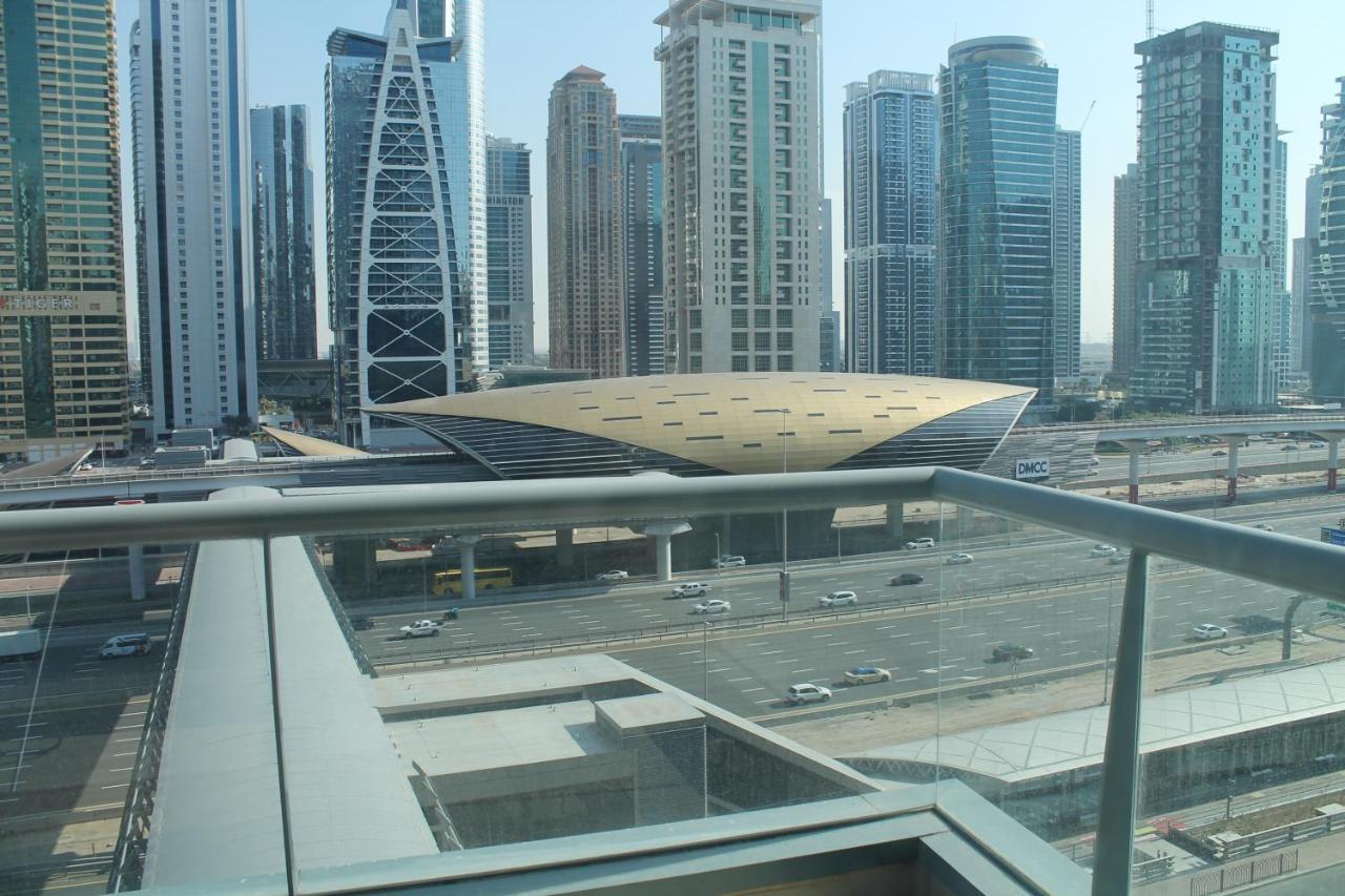 Newly Furnished One Bedroom Apartment Next To Metro & Beach In Marina Residence Dubai Eksteriør billede