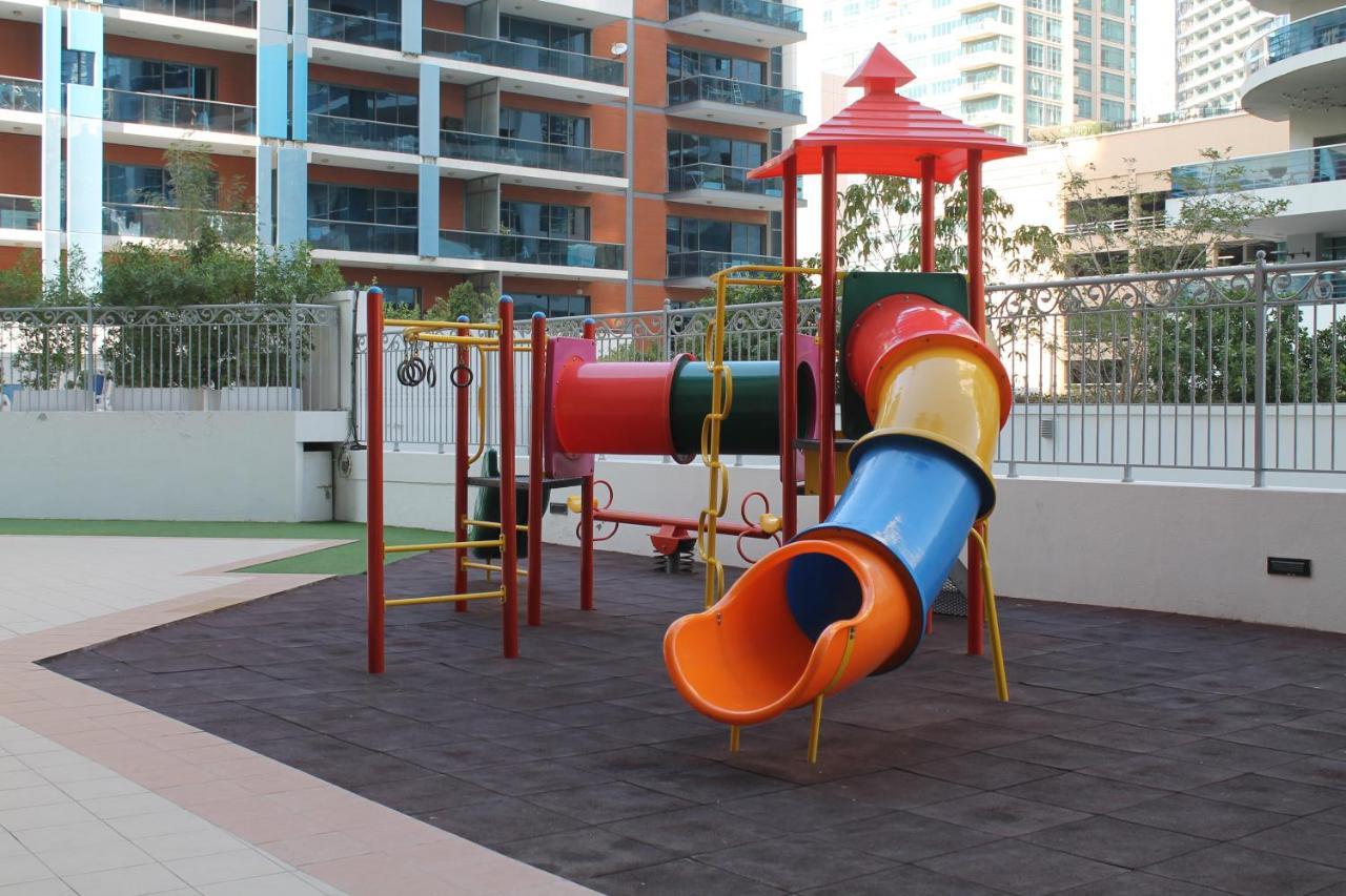 Newly Furnished One Bedroom Apartment Next To Metro & Beach In Marina Residence Dubai Eksteriør billede