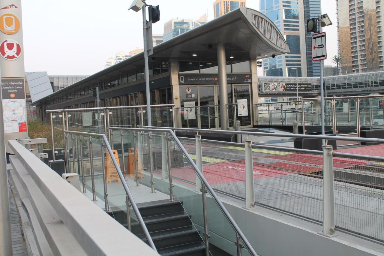 Newly Furnished One Bedroom Apartment Next To Metro & Beach In Marina Residence Dubai Eksteriør billede