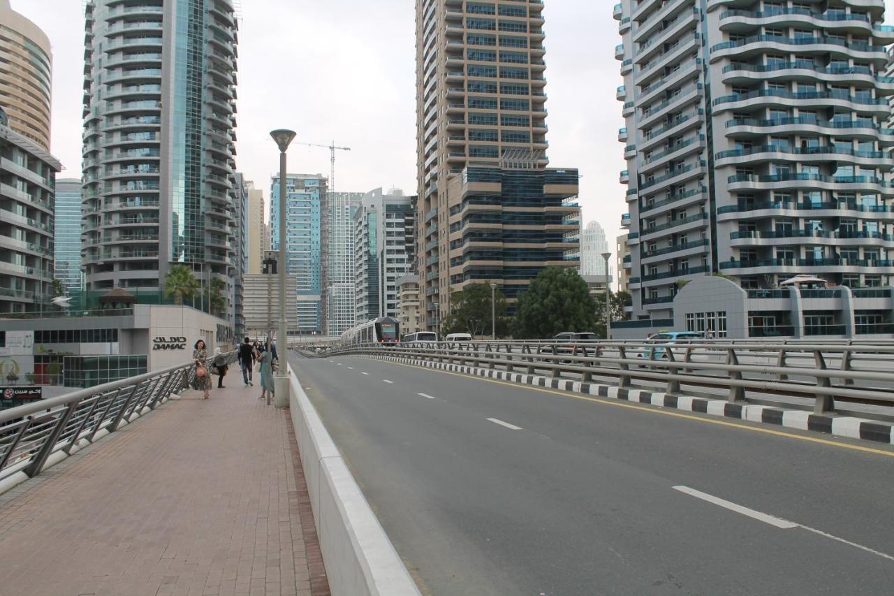 Newly Furnished One Bedroom Apartment Next To Metro & Beach In Marina Residence Dubai Eksteriør billede