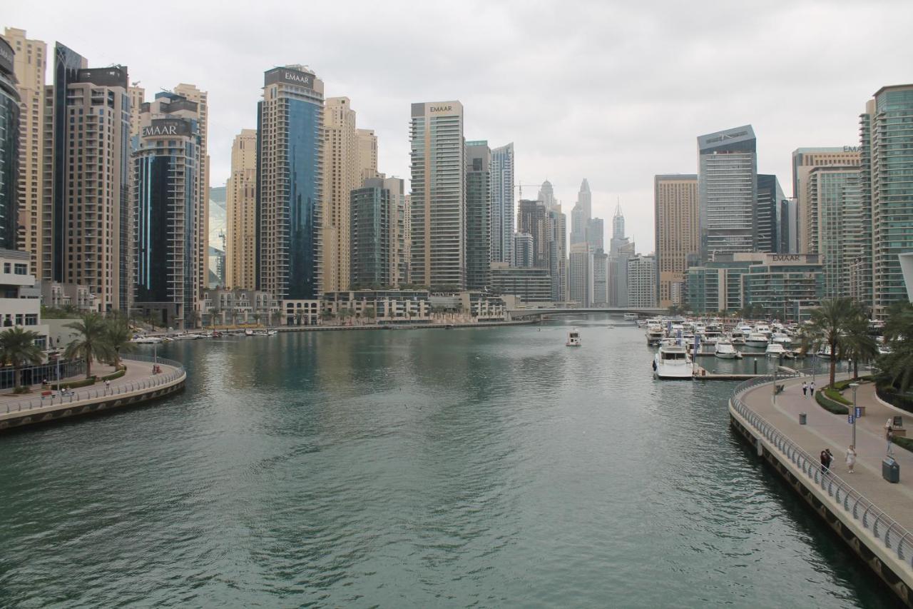 Newly Furnished One Bedroom Apartment Next To Metro & Beach In Marina Residence Dubai Eksteriør billede
