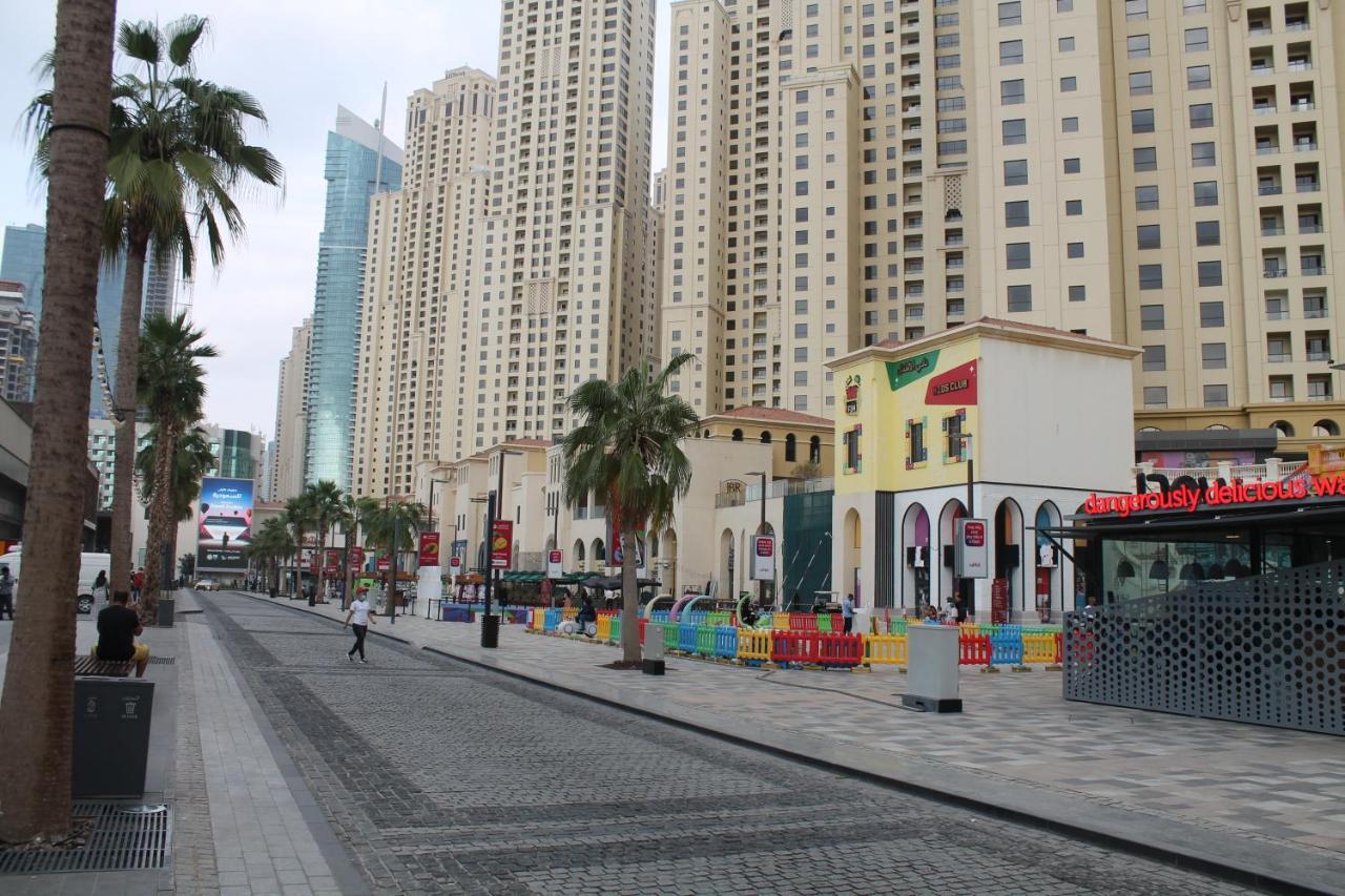 Newly Furnished One Bedroom Apartment Next To Metro & Beach In Marina Residence Dubai Eksteriør billede