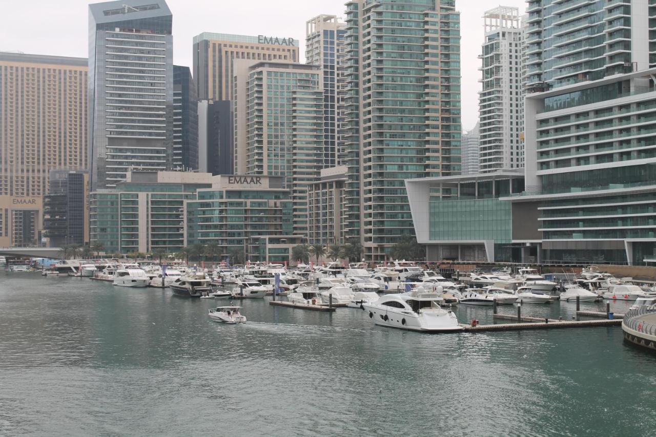 Newly Furnished One Bedroom Apartment Next To Metro & Beach In Marina Residence Dubai Eksteriør billede